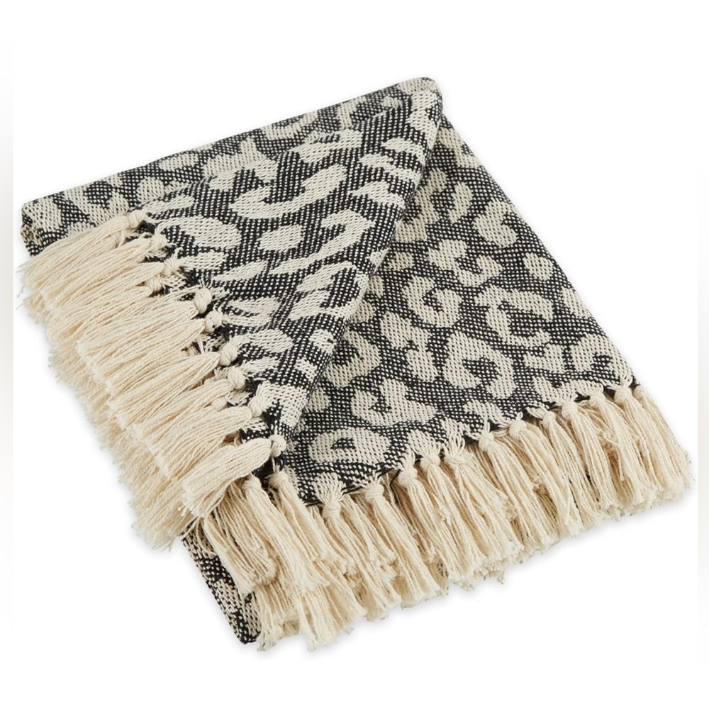 Design Imports Bold Leopard Woven Throw Blanket 50x60 Black and White Spots